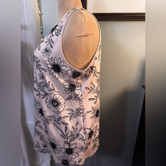 NEW Emery Rose Plus Size Floral Top 🌻 - Picture 3 of 6